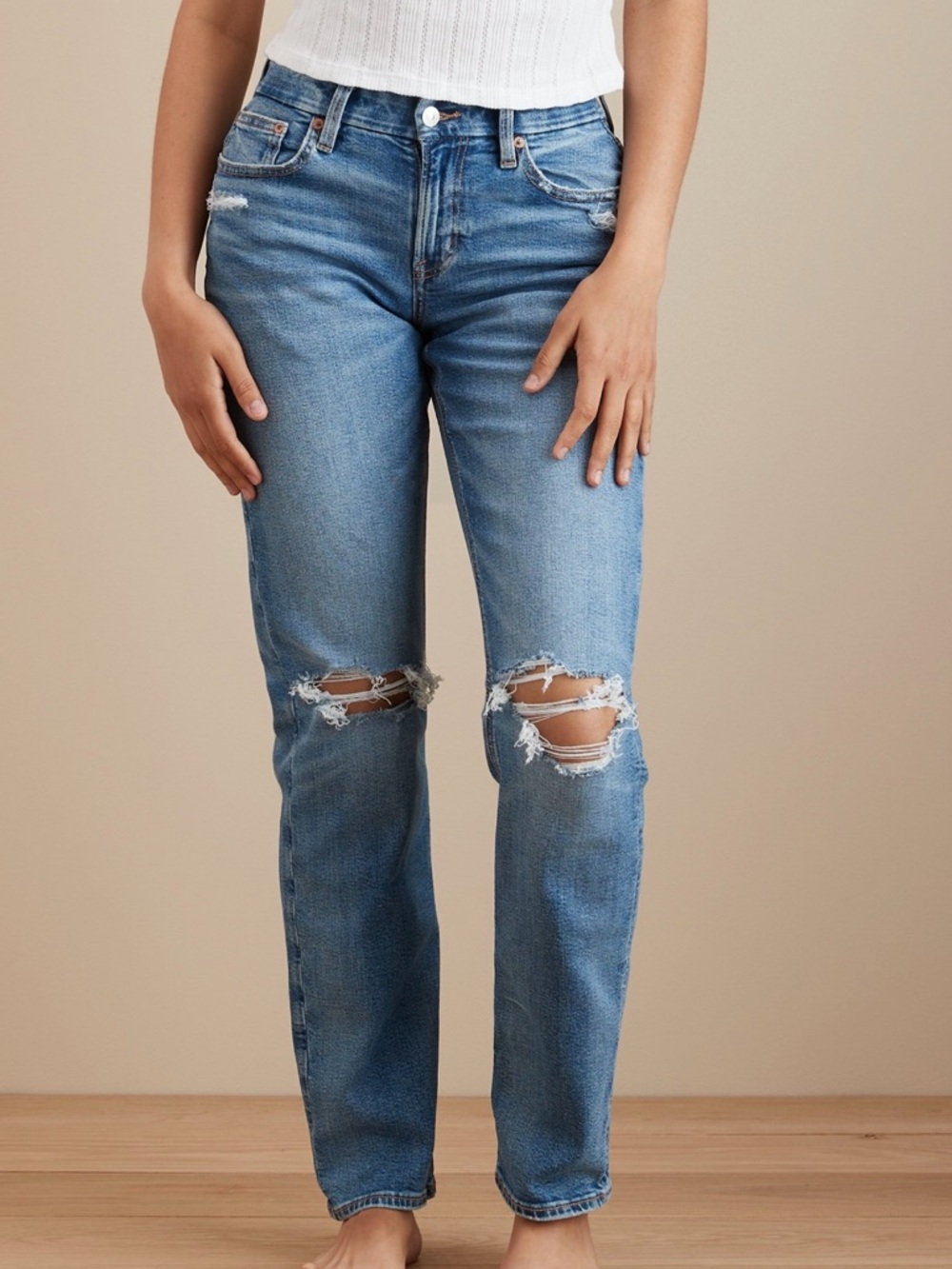 STRETCH CURVY RIPPED STRAIGHT LEG JEANS!
